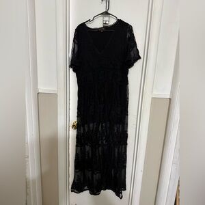 Shyanne Black Lace Maxi Dress